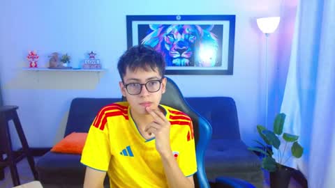 Snapshot of alexcum_18 chatting on July 7, 2026, 1:37 pm alex online show from July 7, 2026, 1:37 pm