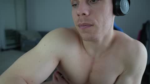 Snapshot of alexfit96 chatting on February 8, 2025, 1:54 pm alexfit96 online show from February 8, 2025, 1:54 pm