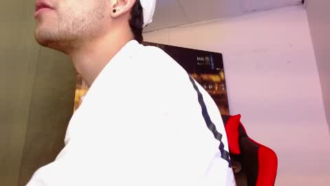 alexgiraldo__ online show from April 15, 2026, 2:40 am