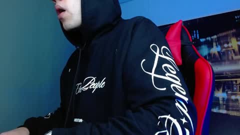 alexgiraldo__ online show from April 17, 2026, 12:08 pm