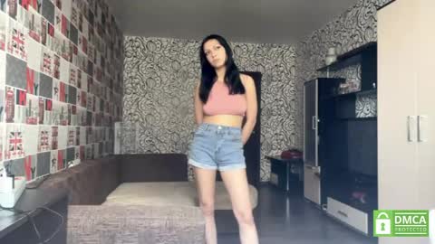 Emila online show from May 14, 2026, 8:21 am