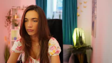 Snapshot of alexis_luv_ chatting on October 8, 2025, 1:20 pm Alexis online show from October 8, 2025, 1:20 pm