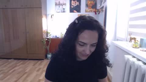 AlexisMillers online show from October 29, 2025, 1:02 pm