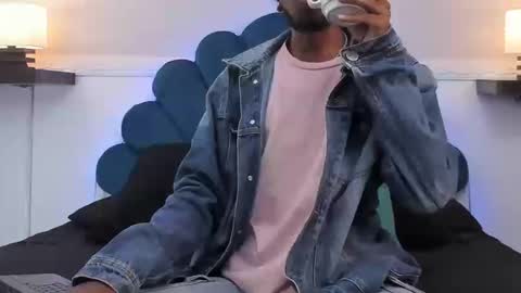 Snapshot of alexjaccob chatting on September 25, 2025, 1:37 pm Alex Jaccob online show from September 25, 2025, 1:37 pm