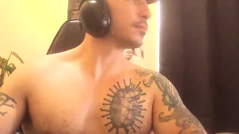 Snapshot of alexopenmind21 chatting on April 22, 2026, 7:04 pm Alexxx online show from April 22, 2026, 7:04 pm