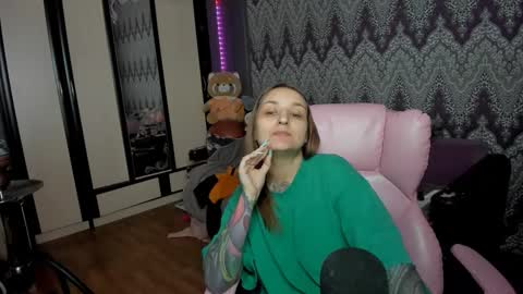 Snapshot of alexracc00n chatting on December 2, 2024, 3:15 am Alex online show from December 2, 2024, 3:15 am