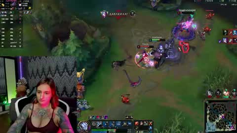 Snapshot of alexracc00n chatting on October 15, 2025, 9:59 pm Alex online show from October 15, 2025, 9:59 pm