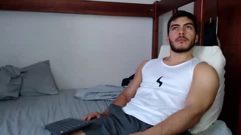 Snapshot of alexsb1998 chatting on February 25, 2026, 4:27 pm alexsb1998 online show from February 25, 2026, 4:27 pm