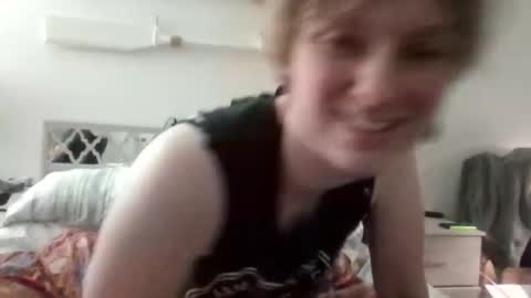 Snapshot of alexsilveredge chatting on December 17, 2025, 4:35 pm Alex online show from December 17, 2025, 4:35 pm