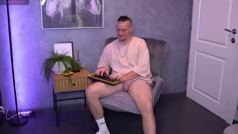 Snapshot of alexwildexx chatting on July 22, 2026, 5:43 am Alex online show from July 22, 2026, 5:43 am