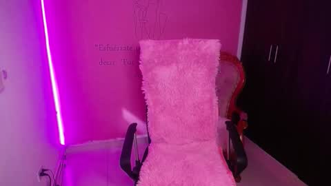 alexxa_1111 online show from November 20, 2025, 1:50 am