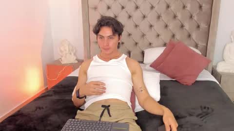 Alexxander Hall online show from January 17, 2026, 1:43 am