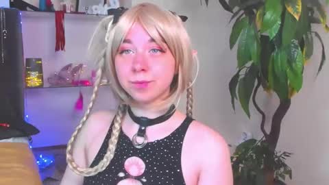 Snapshot of alexxisskyy chatting on May 6, 2026, 6:19 am Alexsy online show from May 6, 2026, 6:19 am