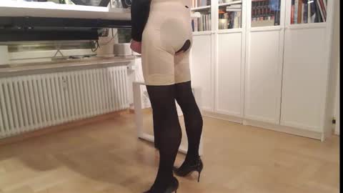 Shyshiny online show from December 24, 2024, 11:33 pm