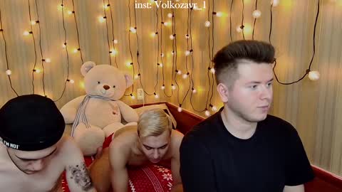 Snapshot of alexxx_d chatting on December 9, 2024, 7:50 pm AlexDimaIgor online show from December 9, 2024, 7:50 pm