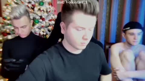 Snapshot of alexxx_d chatting on December 21, 2024, 8:54 pm AlexDimaIgor online show from December 21, 2024, 8:54 pm