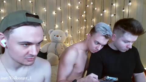 Snapshot of alexxx_d chatting on February 16, 2025, 6:43 pm AlexDimaIgor online show from February 16, 2025, 6:43 pm