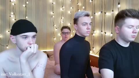 Snapshot of alexxx_d chatting on March 1, 2025, 6:32 pm AlexDimaIgor online show from March 1, 2025, 6:32 pm