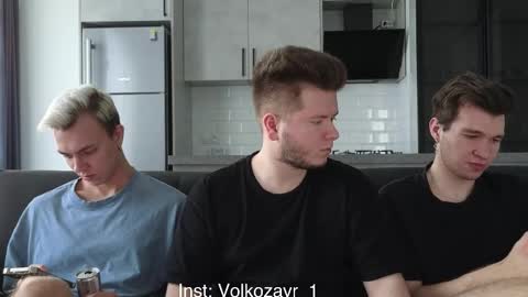 Snapshot of alexxx_d chatting on October 6, 2025, 1:52 pm AlexDimaIgor online show from October 6, 2025, 1:52 pm