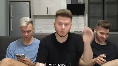 Snapshot of alexxx_d chatting on October 15, 2025, 8:31 pm AlexDimaIgor online show from October 15, 2025, 8:31 pm