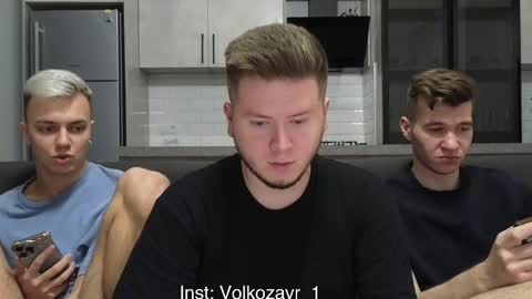 Snapshot of alexxx_d chatting on October 18, 2025, 7:58 pm AlexDimaIgor online show from October 18, 2025, 7:58 pm