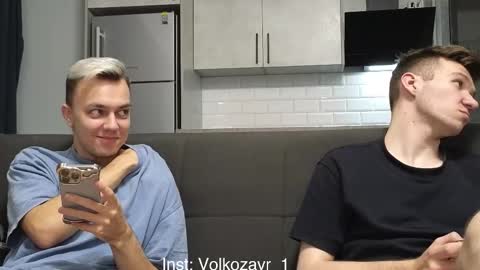 Snapshot of alexxx_d chatting on October 28, 2025, 8:11 pm AlexDimaIgor online show from October 28, 2025, 8:11 pm