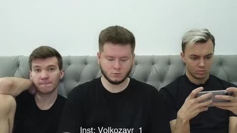 Snapshot of alexxx_d chatting on November 19, 2025, 1:55 pm AlexDimaIgor online show from November 19, 2025, 1:55 pm