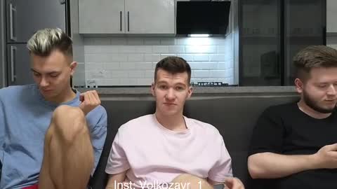 Snapshot of alexxx_d chatting on November 26, 2025, 10:44 pm AlexDimaIgor online show from November 26, 2025, 10:44 pm