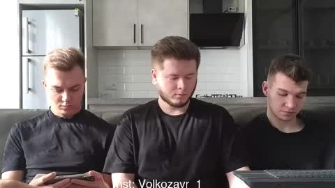 Snapshot of alexxx_d chatting on December 5, 2025, 8:45 am AlexDimaIgor online show from December 5, 2025, 8:45 am