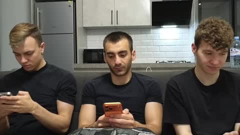 Snapshot of alexxx_d chatting on February 28, 2026, 5:25 pm AlexDimaIgor online show from February 28, 2026, 5:25 pm