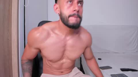 Snapshot of alexxxmachine chatting on March 9, 2025, 11:56 pm Alex freelance model instagram alex b229 online show from March 9, 2025, 11:56 pm