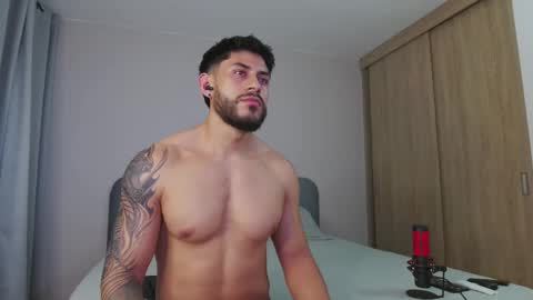 Snapshot of alexxxmachine chatting on October 17, 2025, 10:45 pm Alex freelance model instagram alex b229 online show from October 17, 2025, 10:45 pm