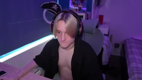 Alexycutie online show from September 13, 2025, 8:36 am