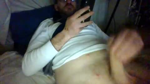 Edgarrrdd1021 online show from May 17, 2026, 7:28 am