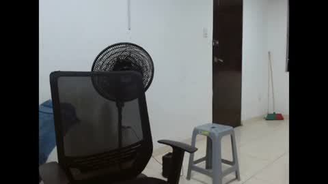 Snapshot of alfred_cantillo chatting on June 30, 2026, 3:29 am alfred_cantillo online show from June 30, 2026, 3:29 am