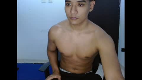 Snapshot of alfred_cantillo chatting on July 6, 2026, 4:42 am alfred_cantillo online show from July 6, 2026, 4:42 am
