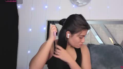 Carolina Join The Fan Club  online show from April 16, 2026, 12:00 am