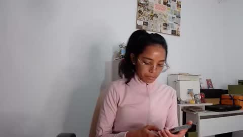 Snapshot of alia054 chatting on March 13, 2026, 1:40 pm Alia online show from March 13, 2026, 1:40 pm