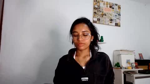 Snapshot of alia054 chatting on March 19, 2026, 1:59 pm Alia online show from March 19, 2026, 1:59 pm