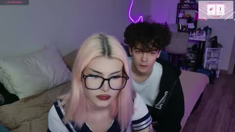 Snapshot of alice118james chatting on September 27, 2025, 1:16 pm alice and james online show from September 27, 2025, 1:16 pm