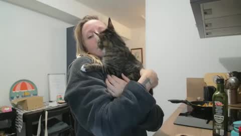 Snapshot of alice8363 chatting on December 8, 2024, 7:11 pm Alice online show from December 8, 2024, 7:11 pm