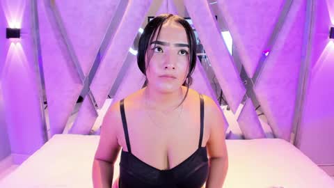 alice_26__ online show from May 19, 2026, 7:42 pm