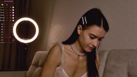 Snapshot of alice__grace_ chatting on October 9, 2025, 8:29 pm your Alice online show from October 9, 2025, 8:29 pm