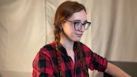 Hey Im Alice  online show from November 2, 2025, 8:00 pm