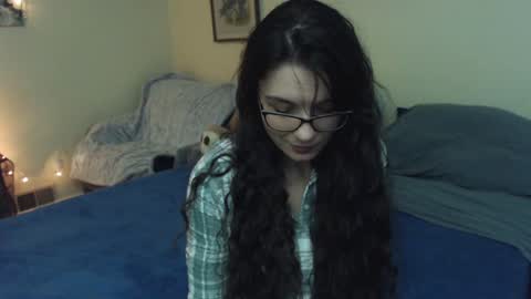 Snapshot of alice_asks chatting on December 2, 2024, 3:15 am Alice Asks online show from December 2, 2024, 3:15 am