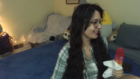 Snapshot of alice_asks chatting on December 2, 2024, 6:20 am Alice Asks online show from December 2, 2024, 6:20 am