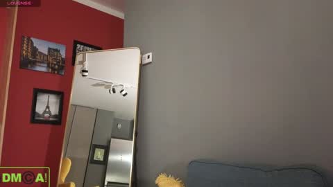 Snapshot of alice_bane chatting on December 19, 2024, 7:40 pm A R Y A T I A online show from December 19, 2024, 7:40 pm