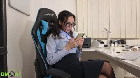 Snapshot of alice_bane chatting on January 7, 2025, 6:35 pm A R Y A T I A online show from January 7, 2025, 6:35 pm