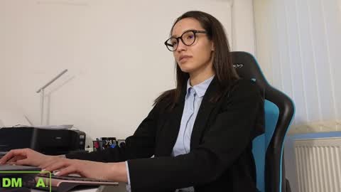 Snapshot of alice_bane chatting on March 2, 2025, 4:21 pm A R Y A T I A online show from March 2, 2025, 4:21 pm