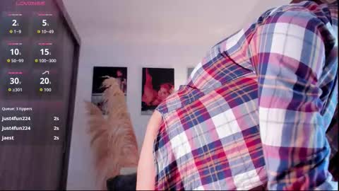 Snapshot of alice_barry chatting on November 26, 2025, 12:44 am Alice online show from November 26, 2025, 12:44 am